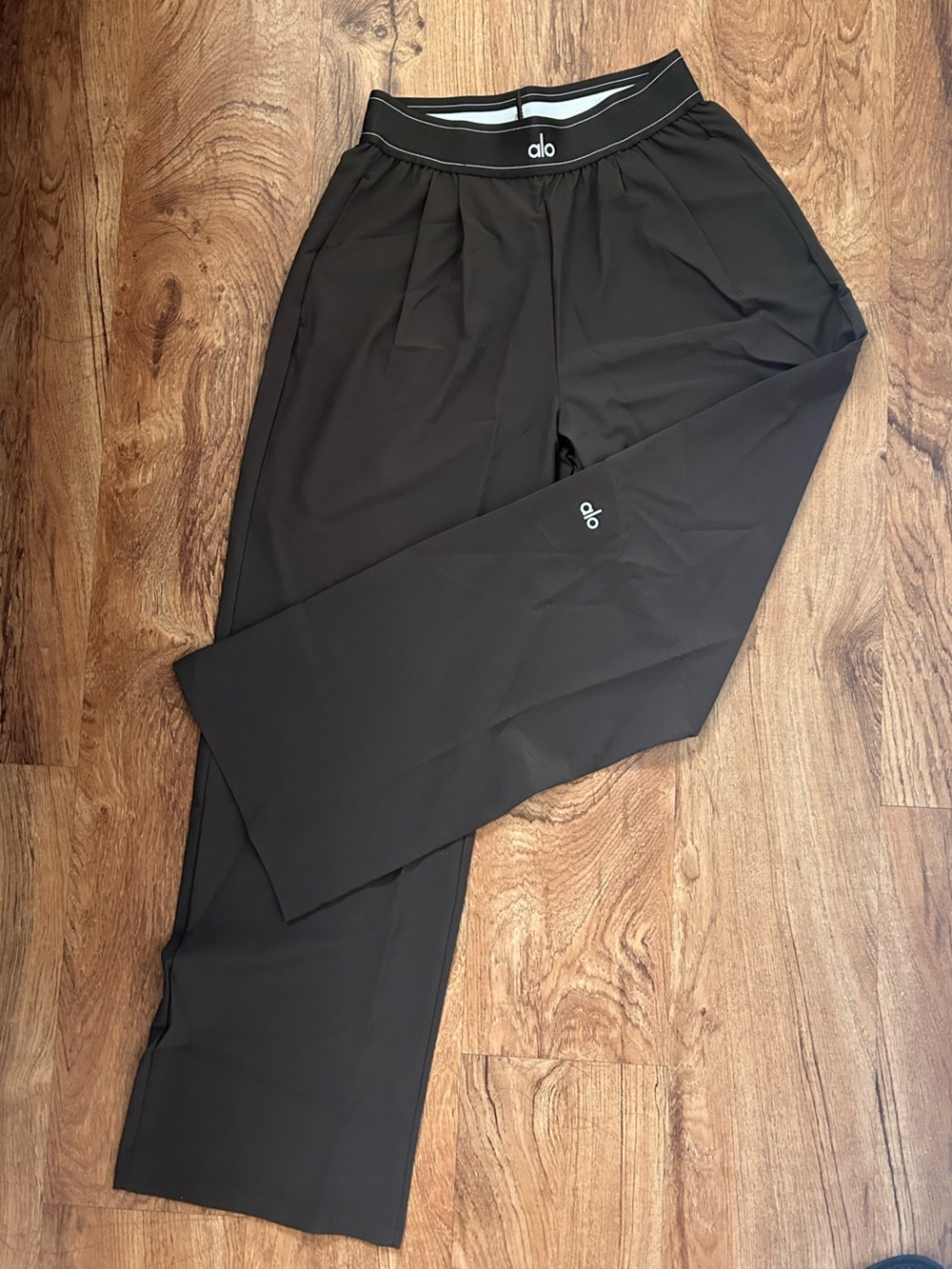 ALO Yoga Brown Suit Up Trouser Pants